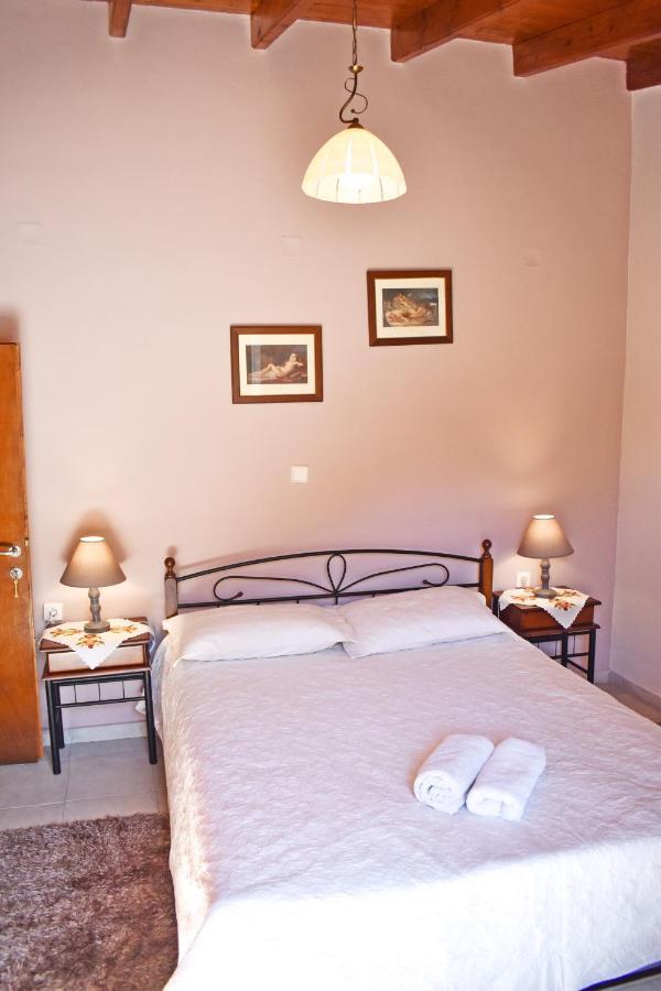 Marilou'S Cottage Agios Matthaios  Екстер'єр фото