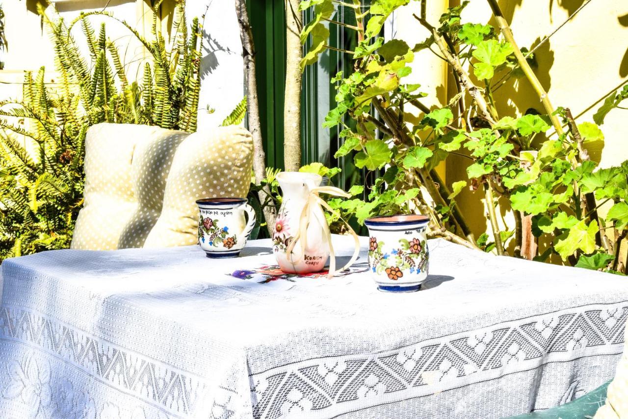 Marilou'S Cottage Agios Matthaios  Екстер'єр фото