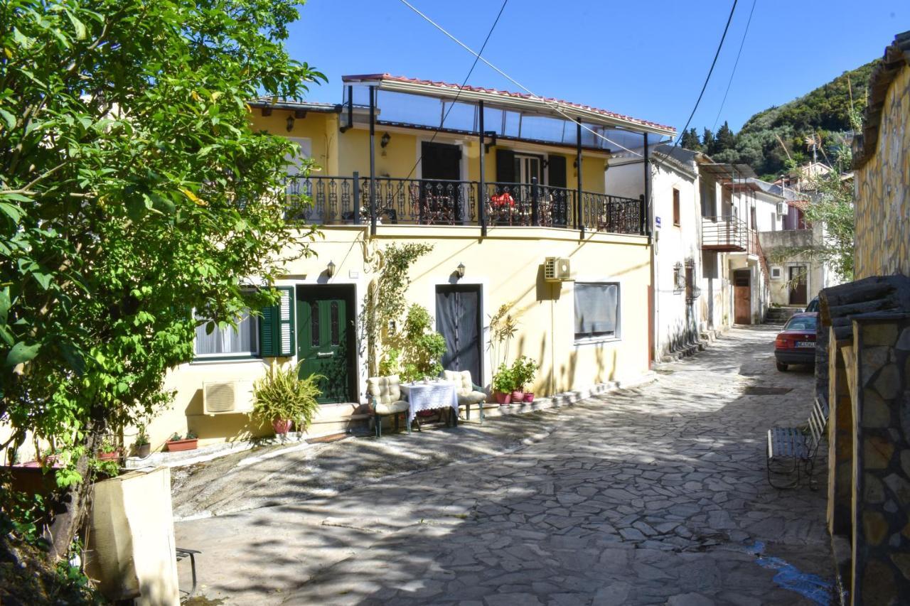 Marilou'S Cottage Agios Matthaios  Екстер'єр фото
