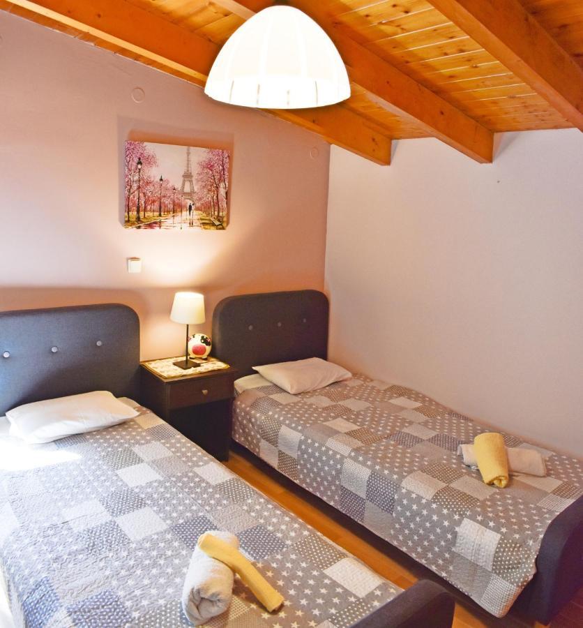 Marilou'S Cottage Agios Matthaios  Екстер'єр фото